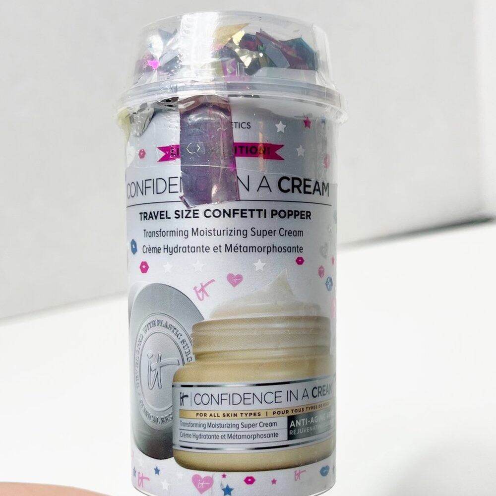 It Cosmetics Confidence In A Cream Confetti Popper Travel Size 0.5oz/15ml - Picture 3 of 6